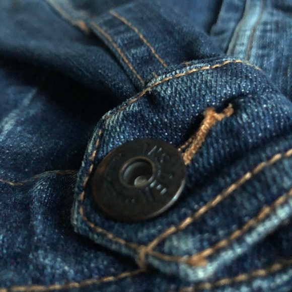 Medium-wash Denim jacket - Picture 2 of 3